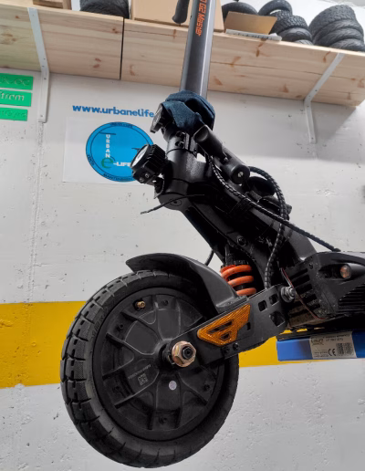 cambiar rueda patinete electrico taller-palencia